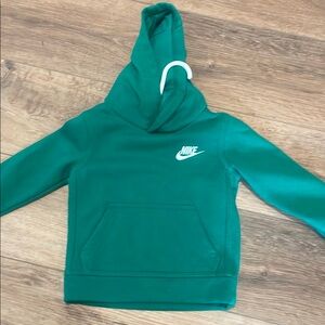 Nike Green Sweatshirt Hoodie with Iconic Swoosh